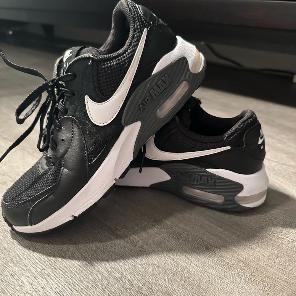 Nike Black and White Athletic Shoes